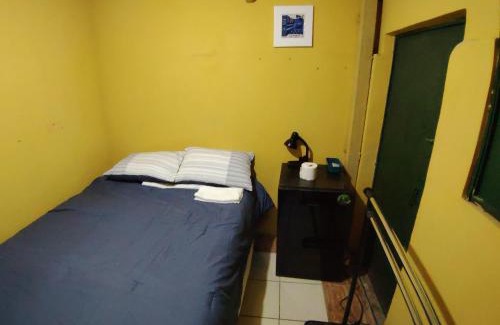 San Salvador House | Casa de huéspedes libertad