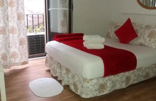 Embajadores House | Casa de Huéspedes Prada