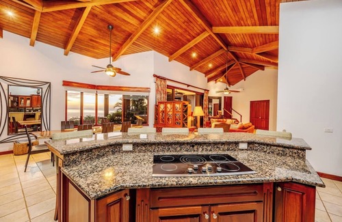 Coco House | Casa de la Buena Vista, a true Bird of Paradise perched high atop the peninsula between the Bays of Hermosa and Coco.
