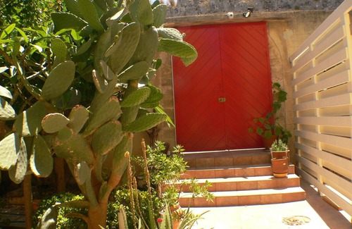 Rhodes Old Town House | Casa de la Flora with private garden by Rhodes4vacation