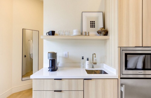 Santa Barbara Apartment | Casa De La Vina Unit 9 - Boutique Suites