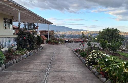 Cuenca House | Casa de lujo moderna y amplia