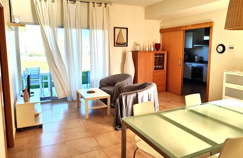 L'Ampolla House | Casa de una Sola Planta con Gran Terraza y Piscina, Confortable y Tranquila