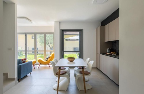 Ossuccio House | Casa degli Ulivi - Ossuccio, Tremezzina by LoveComo