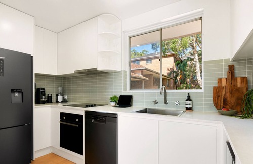 Freshwater House | Casa del Freshie - 10 minute walk to beach!