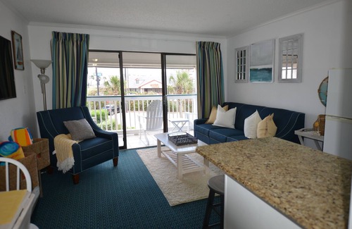 Galveston Condo | Casa del Mar - Coastal Vibe Condo with Ocean View