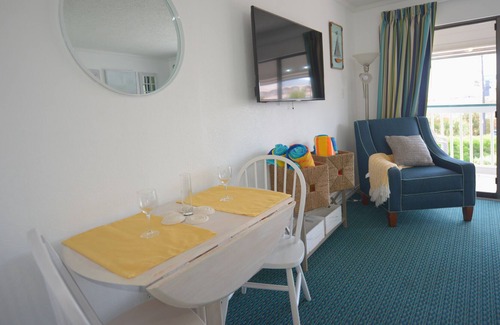 Galveston Condo | Casa del Mar - Coastal Vibe Condo with Ocean View