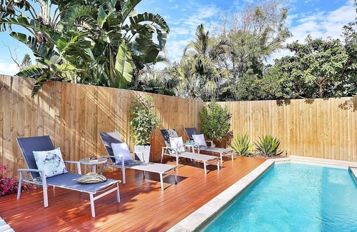 Sunrise Beach House | Casa del Sol - Walk to Beach and Local Cafe