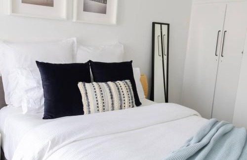 Henley Beach Apartment | Casa Del Soul, on the beach, steps to Henley Square!