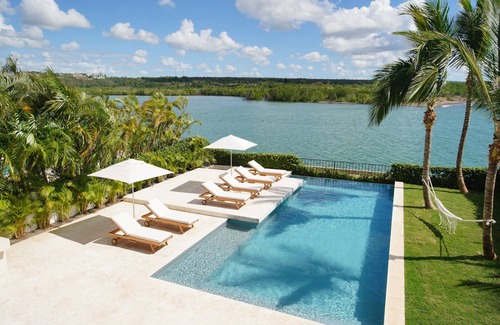 Casa de Campo Villa | Casa Delfín by Luxe Haus™ – Luxury Riverfront Villa w/Pool, Staff & Golf Carts