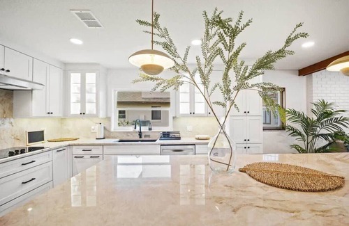 Palm Harbor House | Casa Delfin: Canalfront Home with Pool