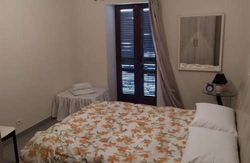 Gorzegno Apartment | Casa dell'arco antico