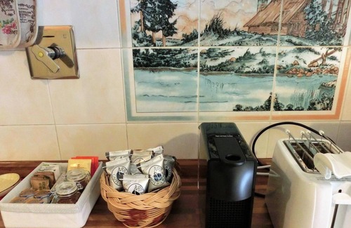 Scandicci Apartment | Casa di Giada bright apartment 100 meters from the tramway to Florence