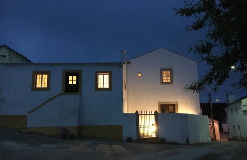 Carvalhal Benfeito House | Casa do Largo - Bed & Breakfast Basket