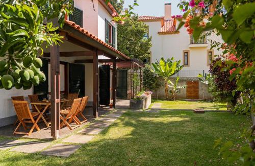 Sao Martinho House | Casa do Lido by An Island Apart