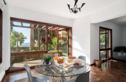 Sao Martinho House | Casa do Lido by An Island Apart