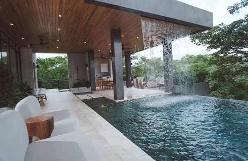 Nosara House | Casa Dominick - Luxury a short walk from the sea