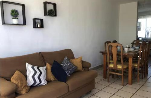 Valle Dorado Apartment | CASA DORADO A con AC Y SMART TV Planta Alta