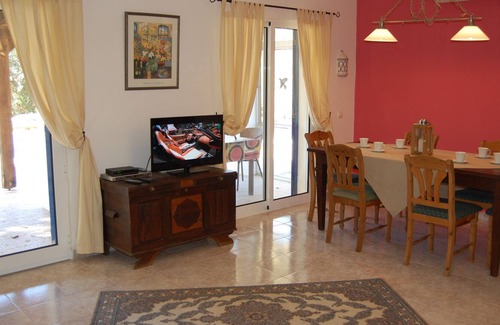 Estoi House | Casa dos Amigos- Holiday home with pool and sea views