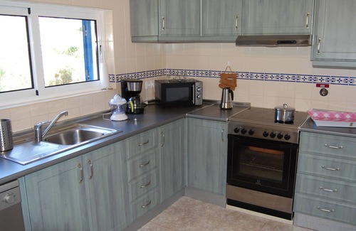 Estoi House | Casa dos Amigos- Holiday home with pool and sea views