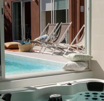 Ramalde Villa | Casa dos Pinheiros 109 - Private Villa with pool & heated SPA