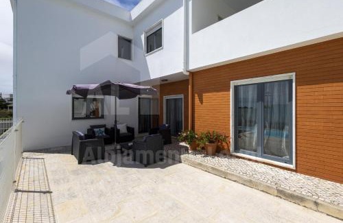 Mafra Villa | Casa dos Seixos by AcasaDasCasas