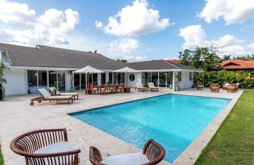 Casa de Campo Villa | CASA ELIAS: Walk to Playa Minitas! 5 bdrm Family Friendly Villa w.Pool!