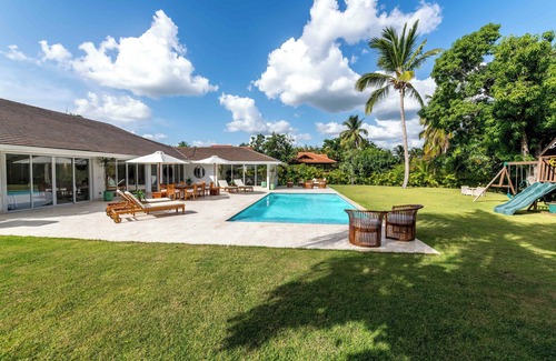 Casa de Campo Villa | CASA ELIAS: Walk to Playa Minitas! 5 bdrm Family Friendly Villa w.Pool!