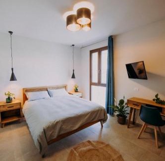 Broletto Bed & Breakfast | Casa Emilia B&B with cocktail bar