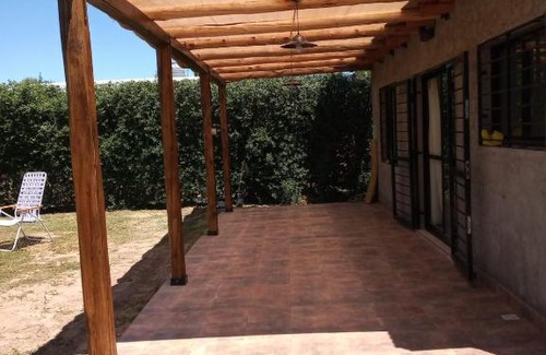 San Rafael Apartment | Casa en Villa 25 de Mayo para 4 personas en zona de tranquilidad ,rodeada de naturaleza cerca de dique Los Reyunos