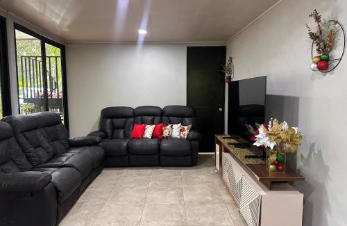 Quepos House | Casa Escondida- Alojamiento en Quepos