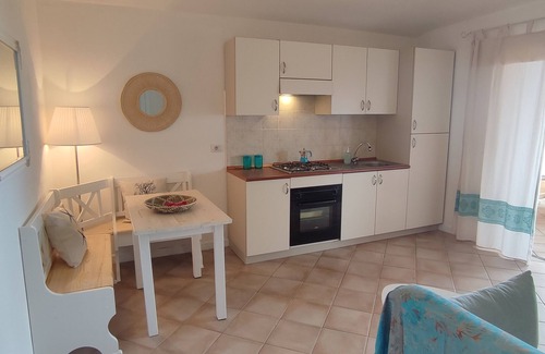 Paduledda Apartment | Casa Escondida, large veranda with sea and sunset view, 2 minutes from Isola Rossa