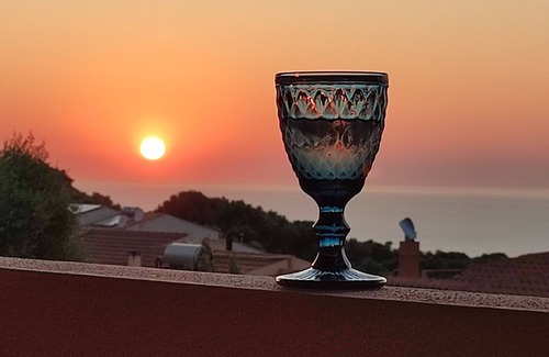 Paduledda Apartment | Casa Escondida, large veranda with sea and sunset view, 2 minutes from Isola Rossa