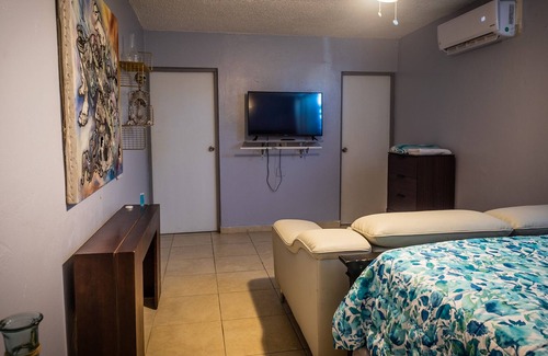 Levittown House | Casa Especial @10 min from Dorado, 20 from San Juan