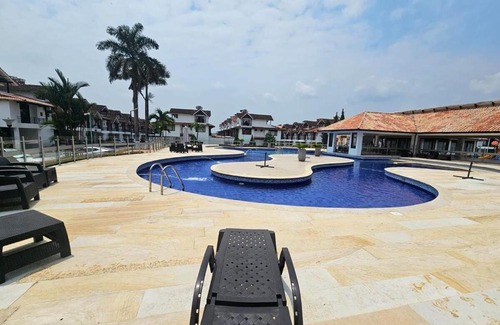 Villavicencio House | Casa Espectacular con Jacuzzi Privado