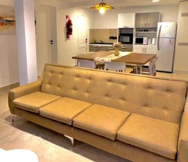 Salta Apartment | Casa espectacular con 3 habitaciones en suite de lujo, 4 baños, patio al aire libre con jacuzzi y ubicacion perfecta a 3 cuadras de la plaza - Bonavista Rentals
