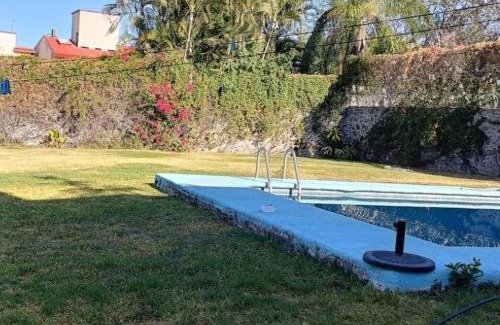 Tres de Mayo House | Casa eterna primavera