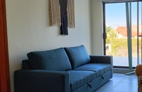 Tres de Mayo House | Casa eterna primavera