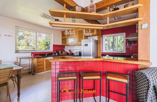 Felix House | Casa Exclusiva em Ubatuba com Estilo Único