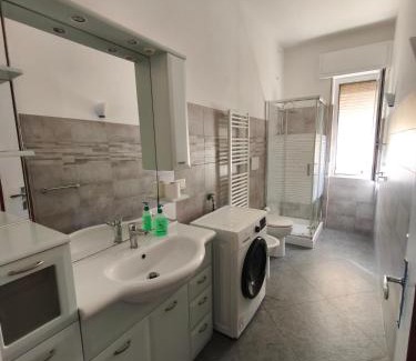 Varazze Apartment | Casa Fannì Comodità, vista mozzafiato, parcheggio