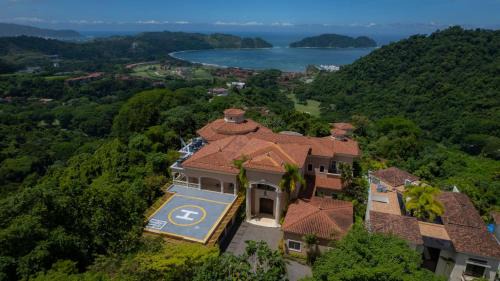 Jaco Villa | Casa Garmus 10 bdrs ocean views in Los Suenos