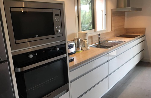 Santa Giulia Villa | Casa Giardinu, Large apt 85m2 private garden, 5 minutes from Santa Giulia bay!
