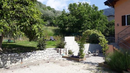 Tremosine House | Casa Gina Garden and view by Gardadomusmea