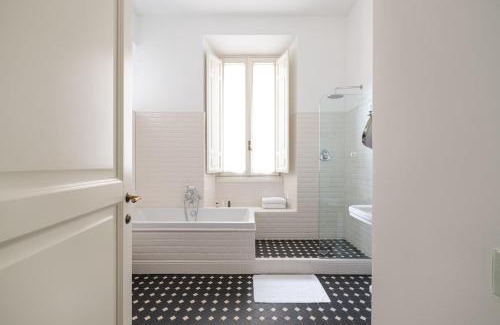 Rione VII Regola Apartment | Casa Giulia, a Burghesius home