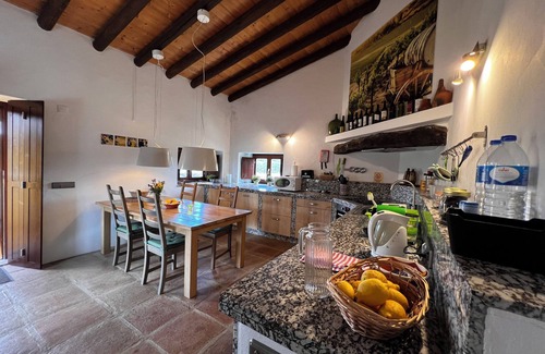 Castelo de Vide House | Casa Grande, spacious, stylish two bedroom Casa, close to Castelo de Vide