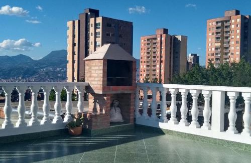 Los Naranjos House | Casa Hévenie, Hospedaje familiar cómodo y bien ubicado