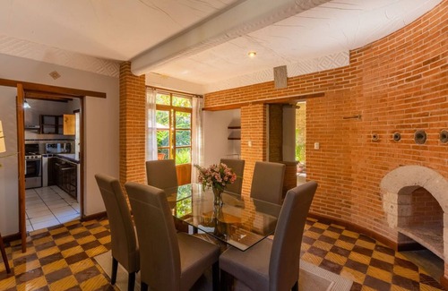 Panajachel Apartment | Casa Historica Atitlán - 2 Bedroom with 2 Bathrooms in lush garden
