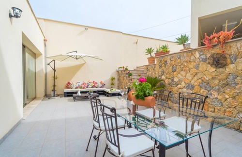 Maria de la Salut House | Casa Holganza