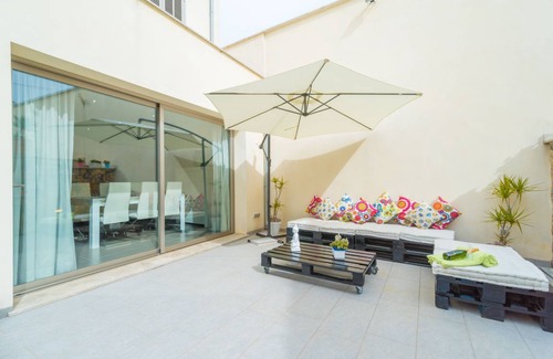Maria de la Salut House | Casa Holganza