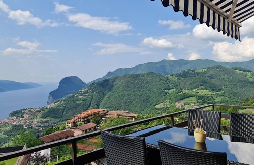 Campi Apartment | Casa Irene le Balze apartment lake view